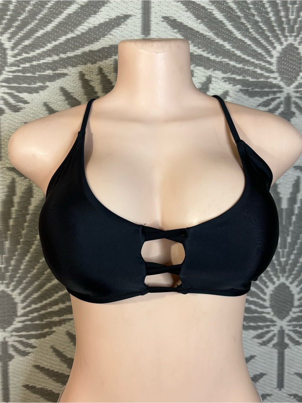 RELLECIGA Push Up Bikini Top Womens Large Black Strappy Cutout Scoop Neck NWT